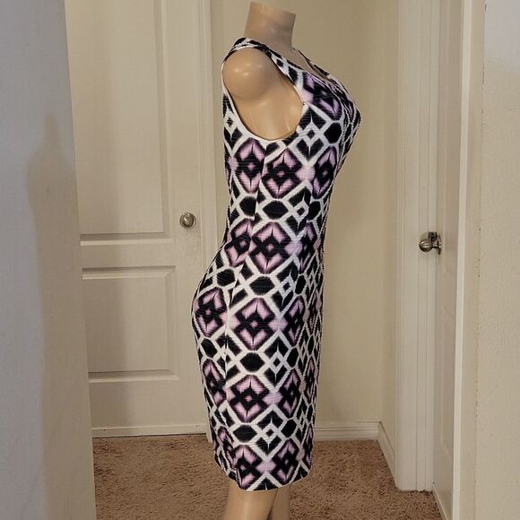 BRAND NEW JENNIFER LOPEZ SLEEVELESS BOATNECK BODYCON DRESS - Picture 6 of 16